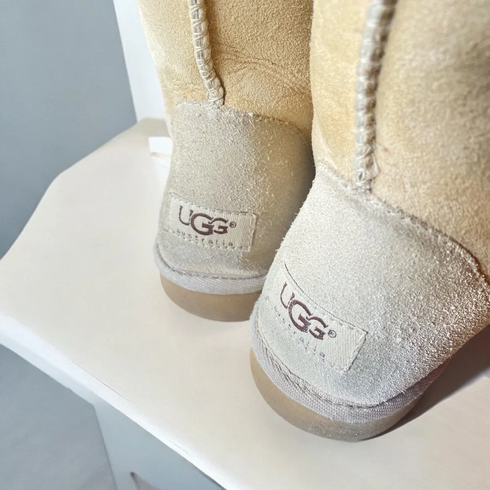 UGG Classic Short Suede Water Repellent Genuine Leather Suede Boots Size 7 Y2K